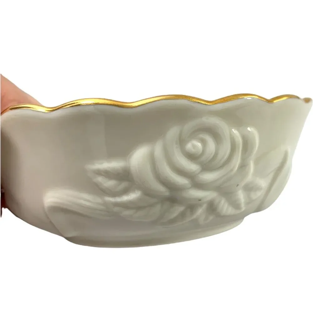 2 Lenox Bowls Ivory Embossed Rose Floral Scalloped Edge Handcraft‎ Goldtone Trim